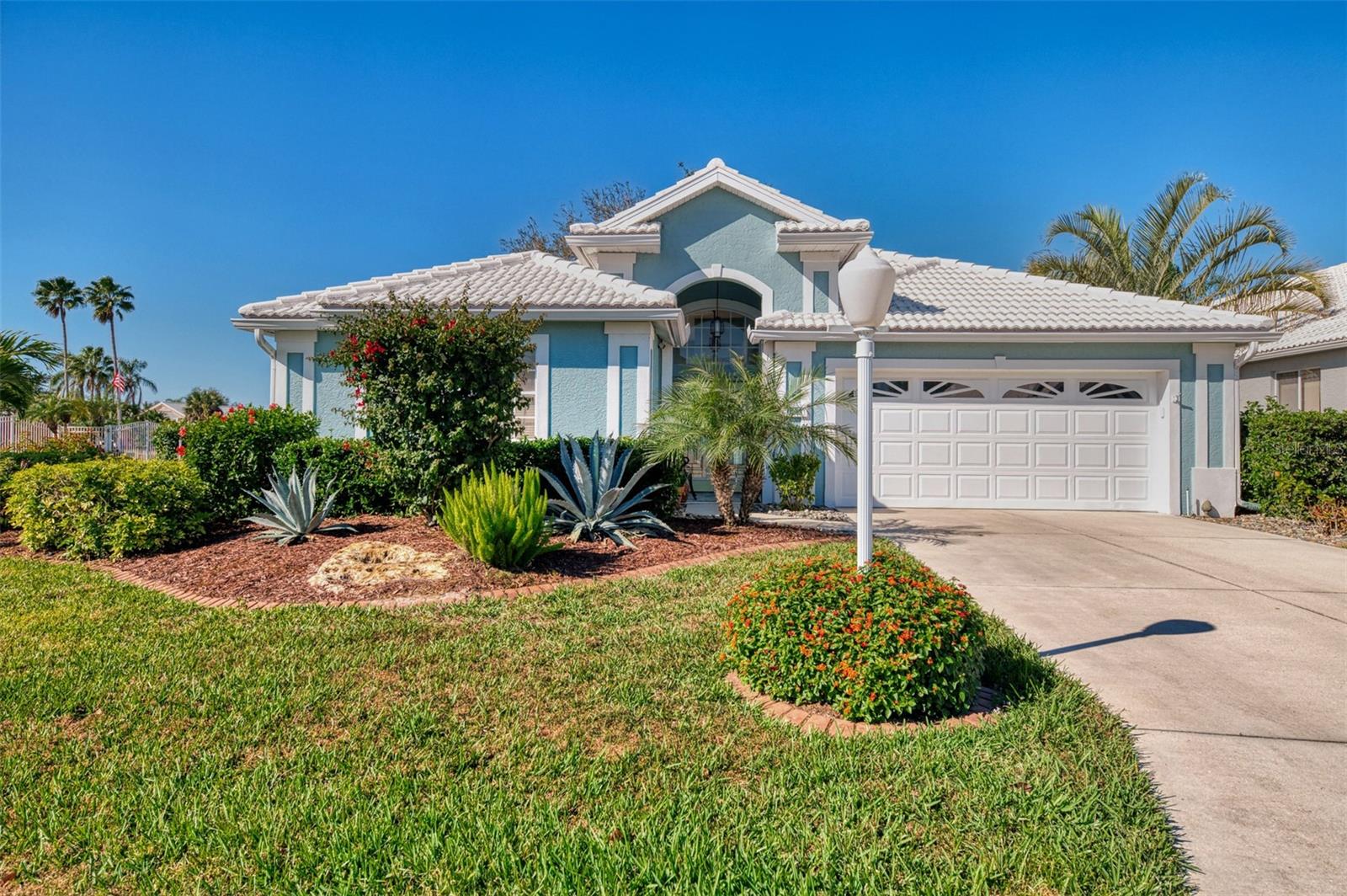 Single Family Residence in VENICE, FL - Daniel Dourado