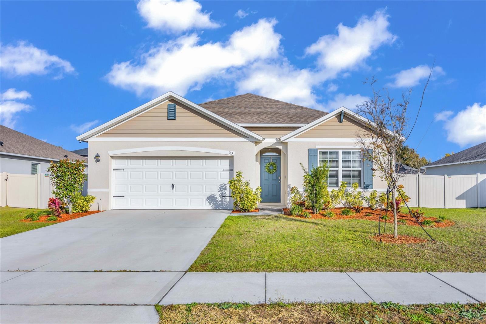 Single Family Residence in AUBURNDALE, FL - Daniel Dourado