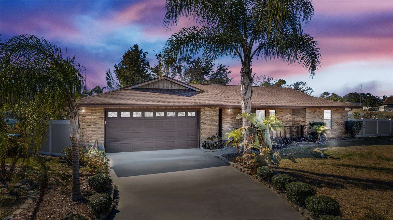 Single Family Residence in DELTONA, FL - Daniel Dourado