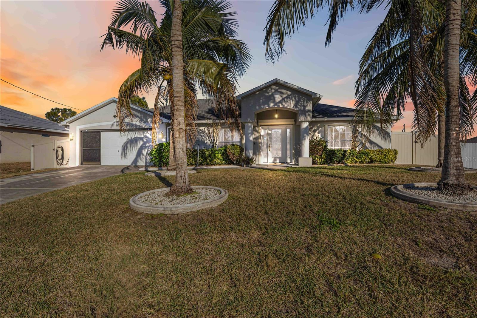 Single Family Residence em CAPE CORAL, FL - Daniel Dourado