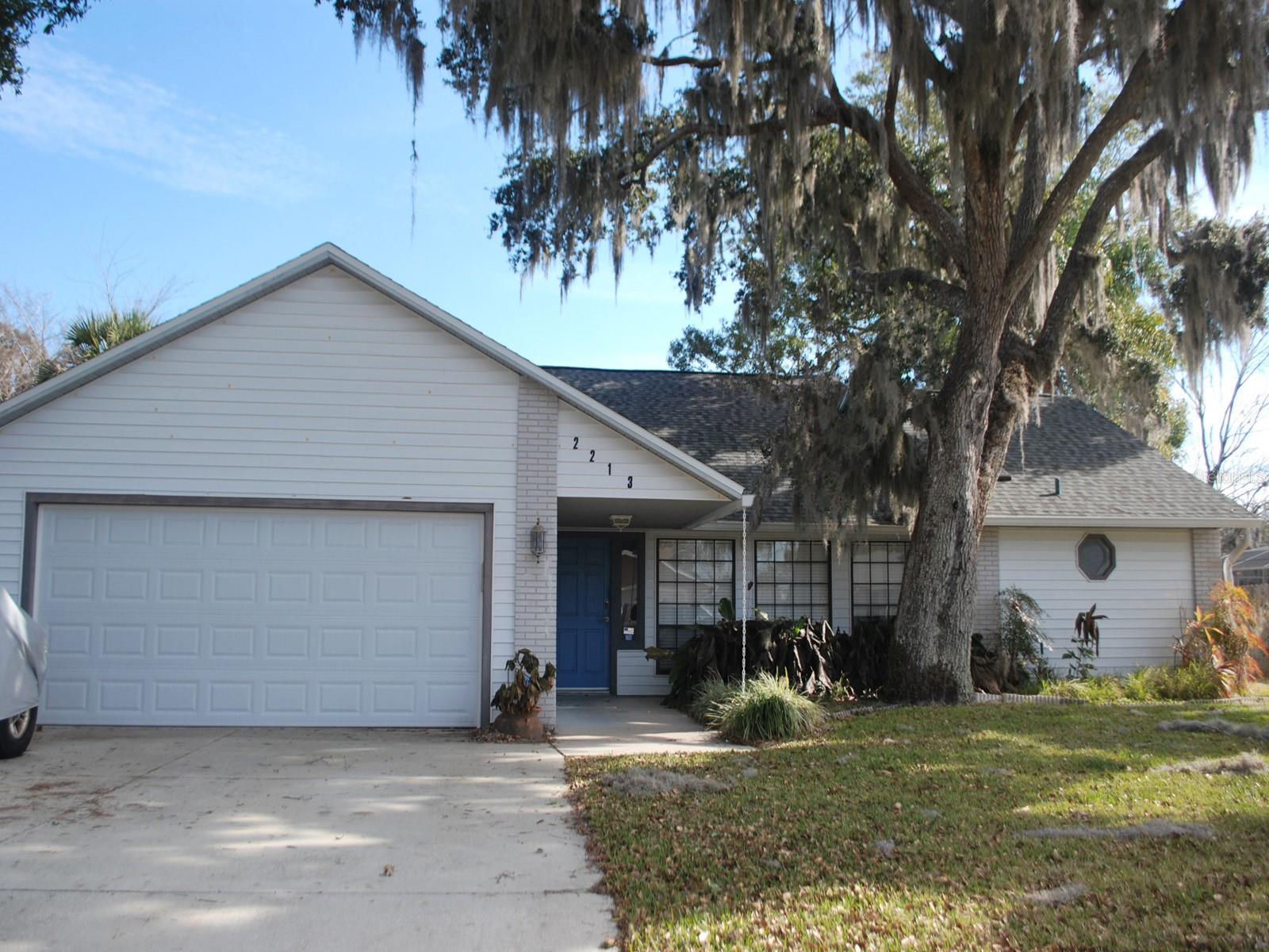 Single Family Residence in EDGEWATER, FL - Daniel Dourado