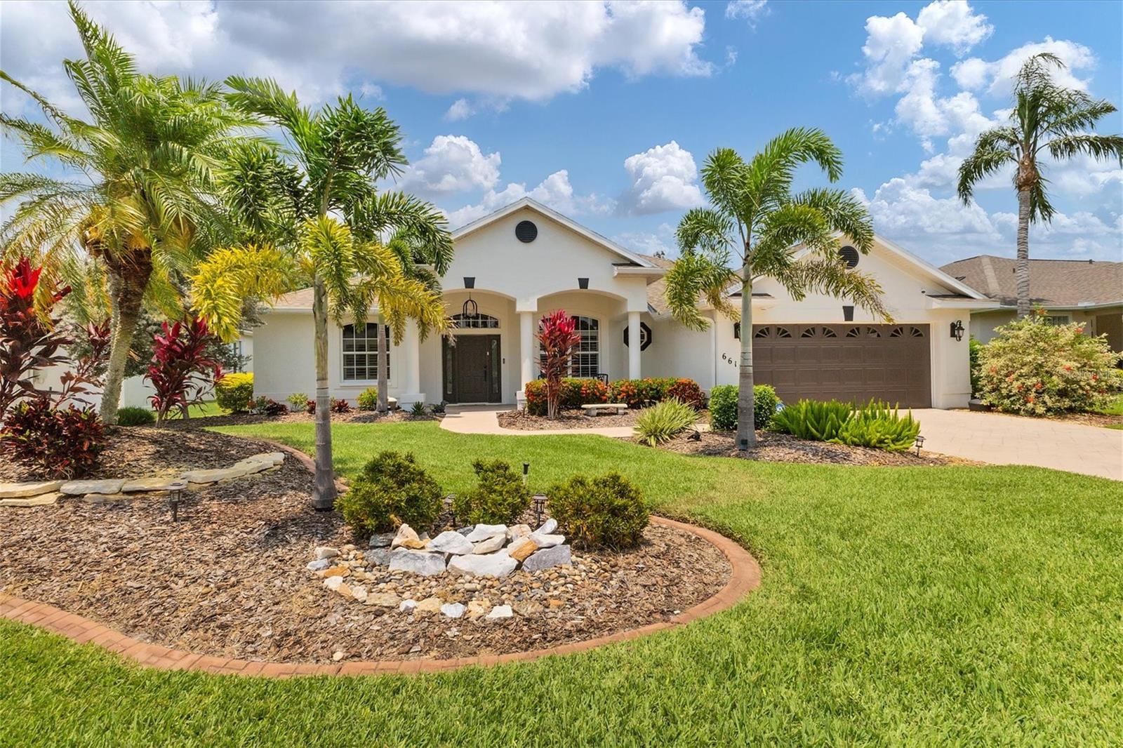 Single Family Residence in BRADENTON, FL - Daniel Dourado