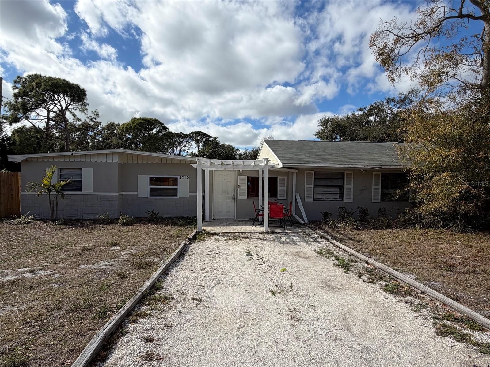 Single Family Residence em ST PETERSBURG, FL - Daniel Dourado