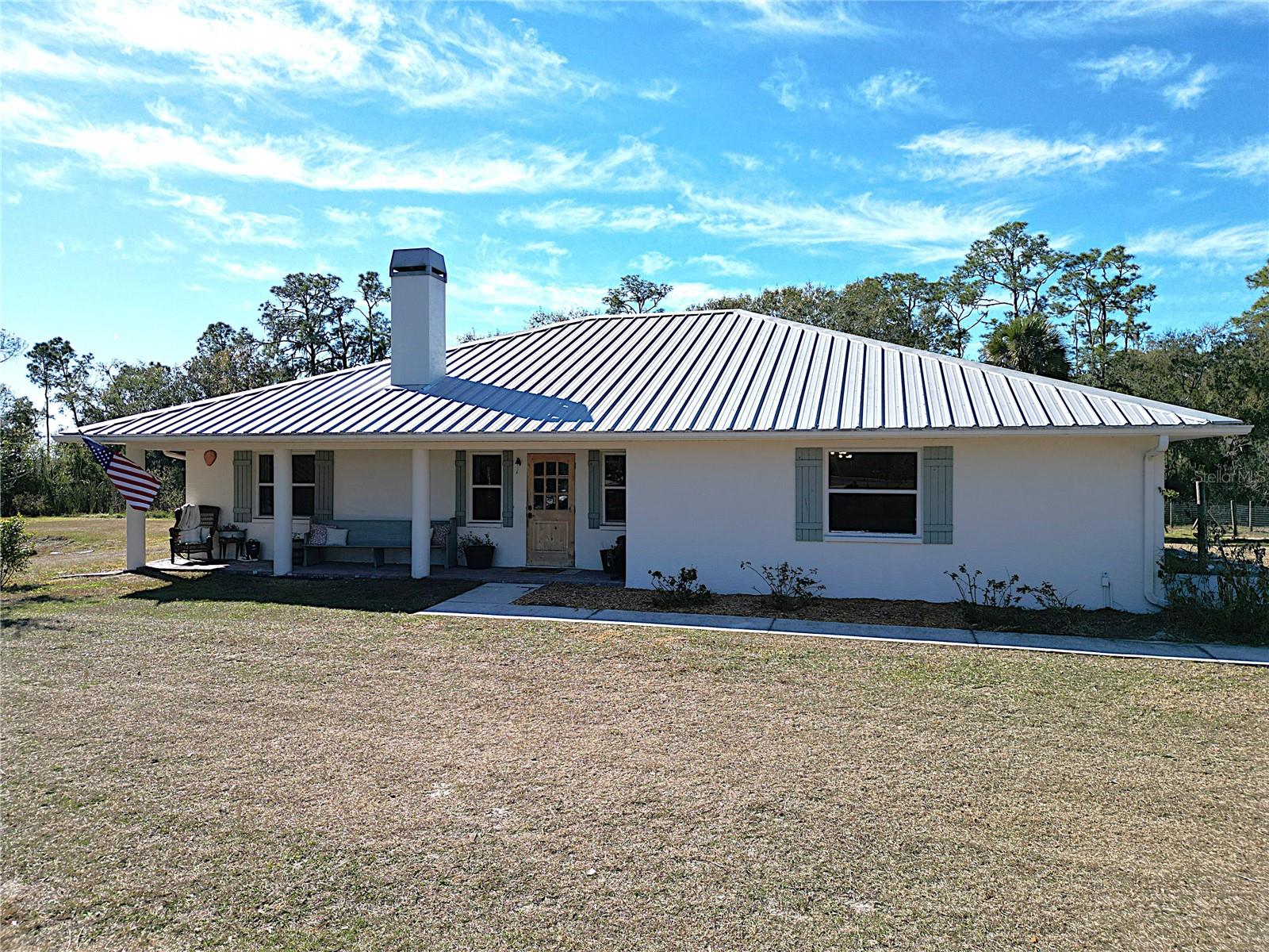 Single Family Residence in MYAKKA CITY, FL - Daniel Dourado
