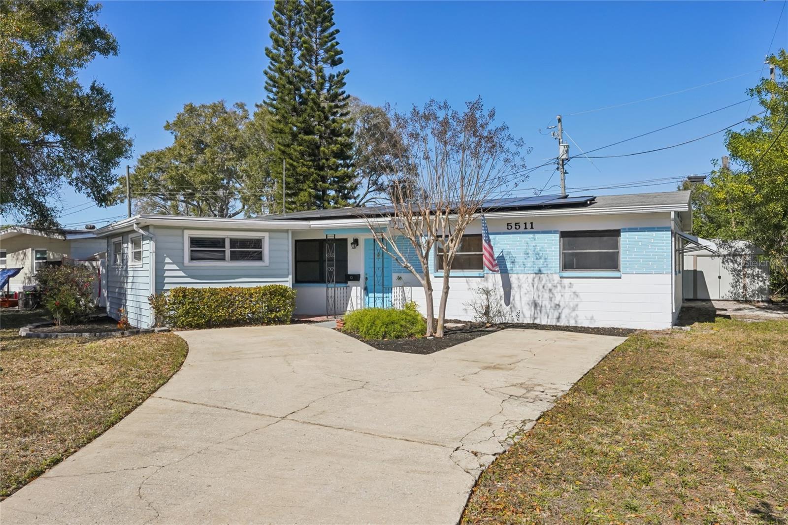 Single Family Residence in PINELLAS PARK, FL - Daniel Dourado