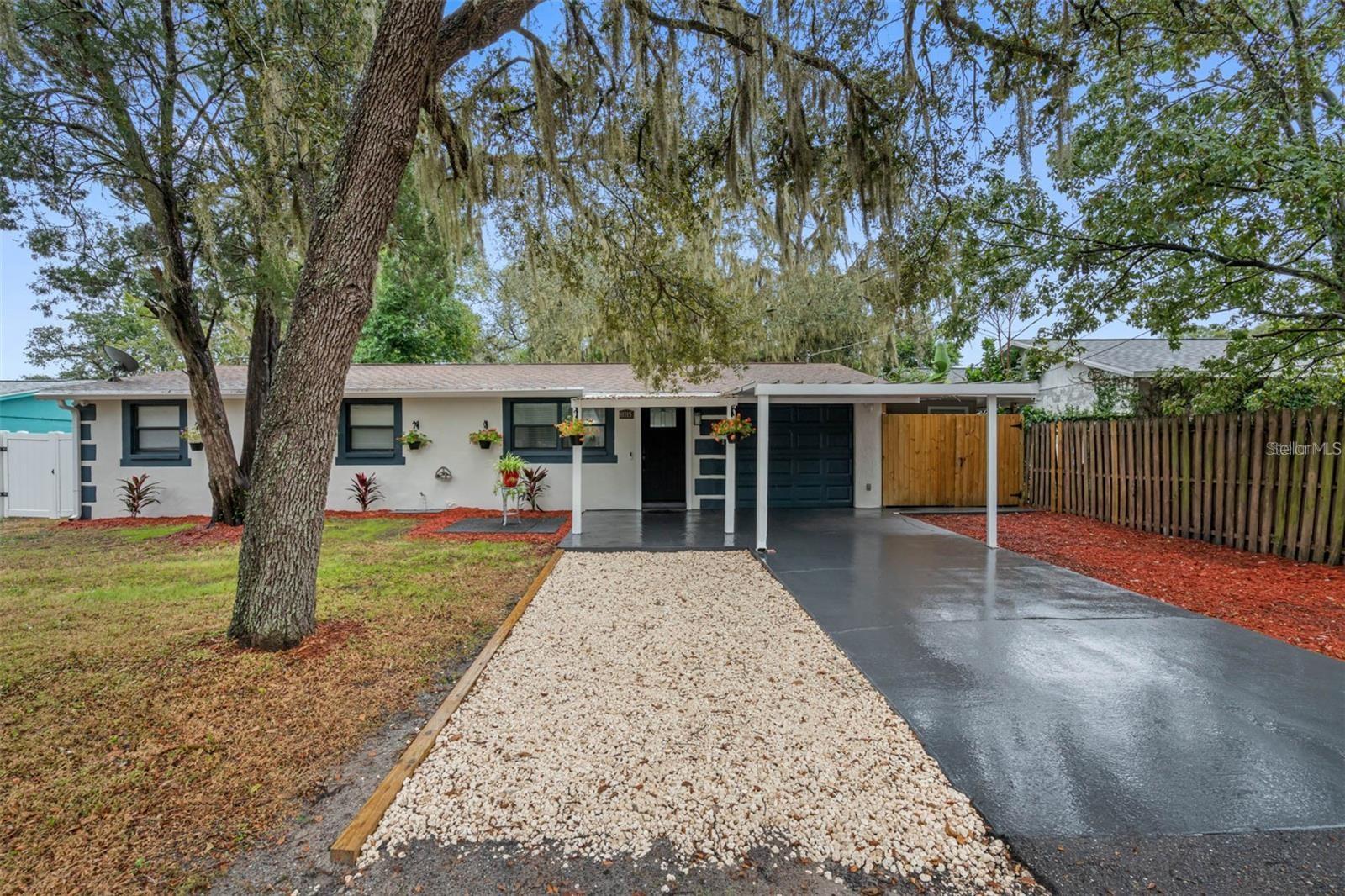 Single Family Residence in RIVERVIEW, FL - Daniel Dourado