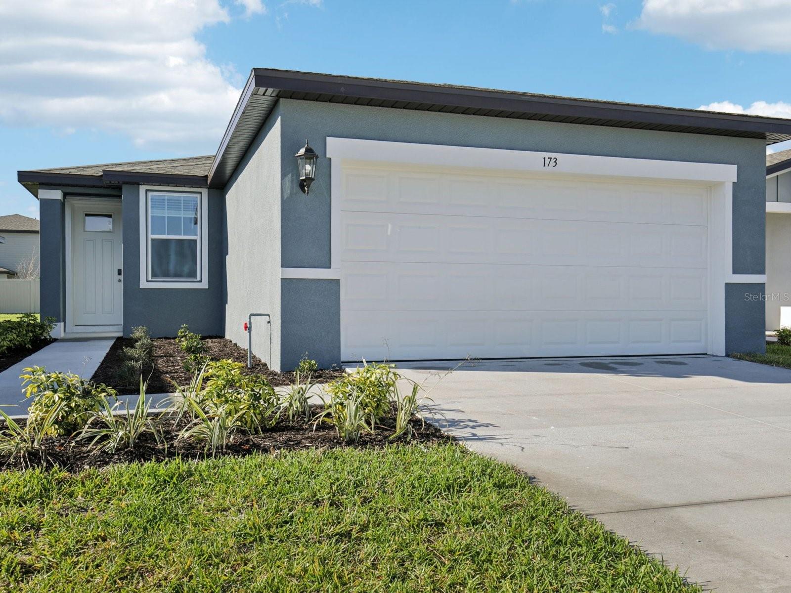 Single Family Residence in NOKOMIS, FL - Daniel Dourado
