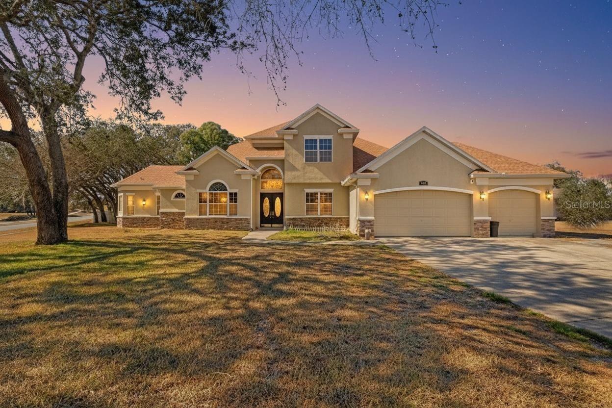 Single Family Residence em SPRING HILL, FL - Daniel Dourado