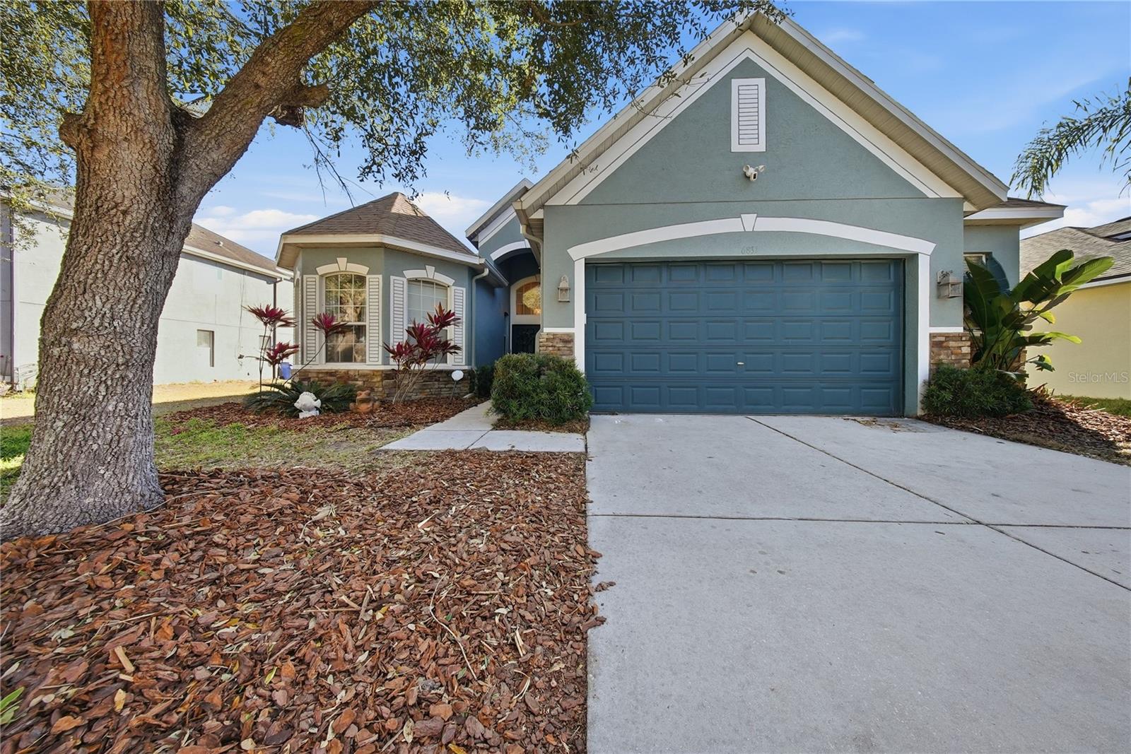Single Family Residence in APOLLO BEACH, FL - Daniel Dourado
