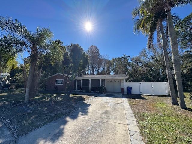 Single Family Residence em NEW PORT RICHEY, FL - Daniel Dourado