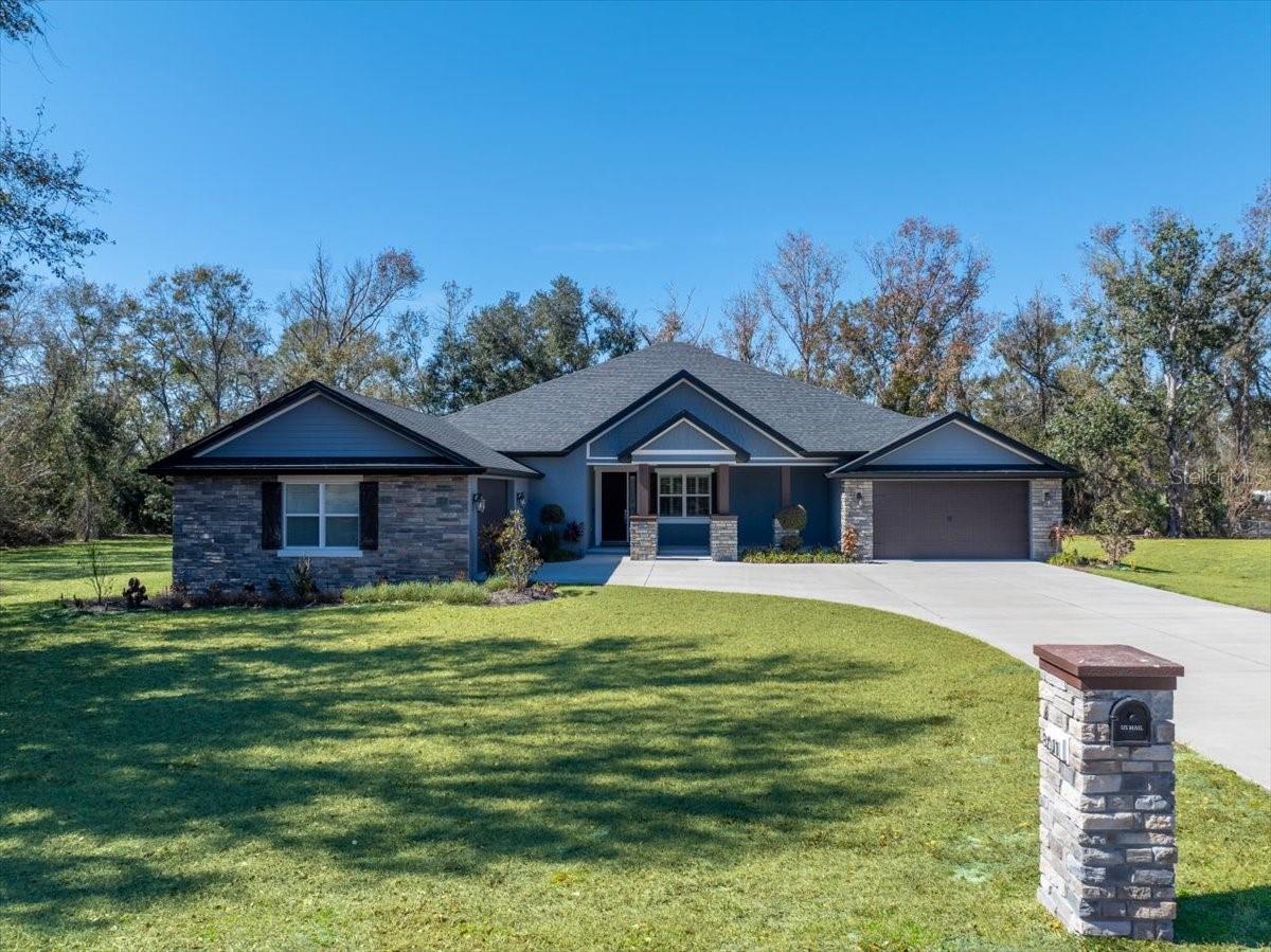 Single Family Residence in RIVERVIEW, FL - Daniel Dourado