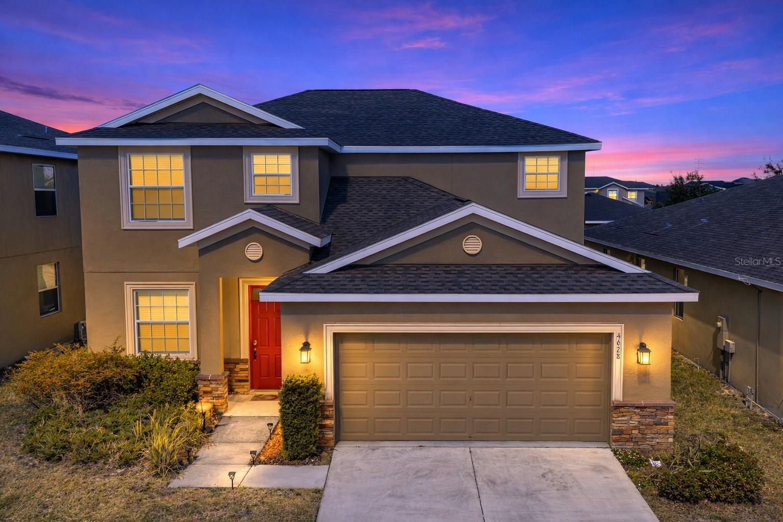 Single Family Residence in DAVENPORT, FL - Daniel Dourado