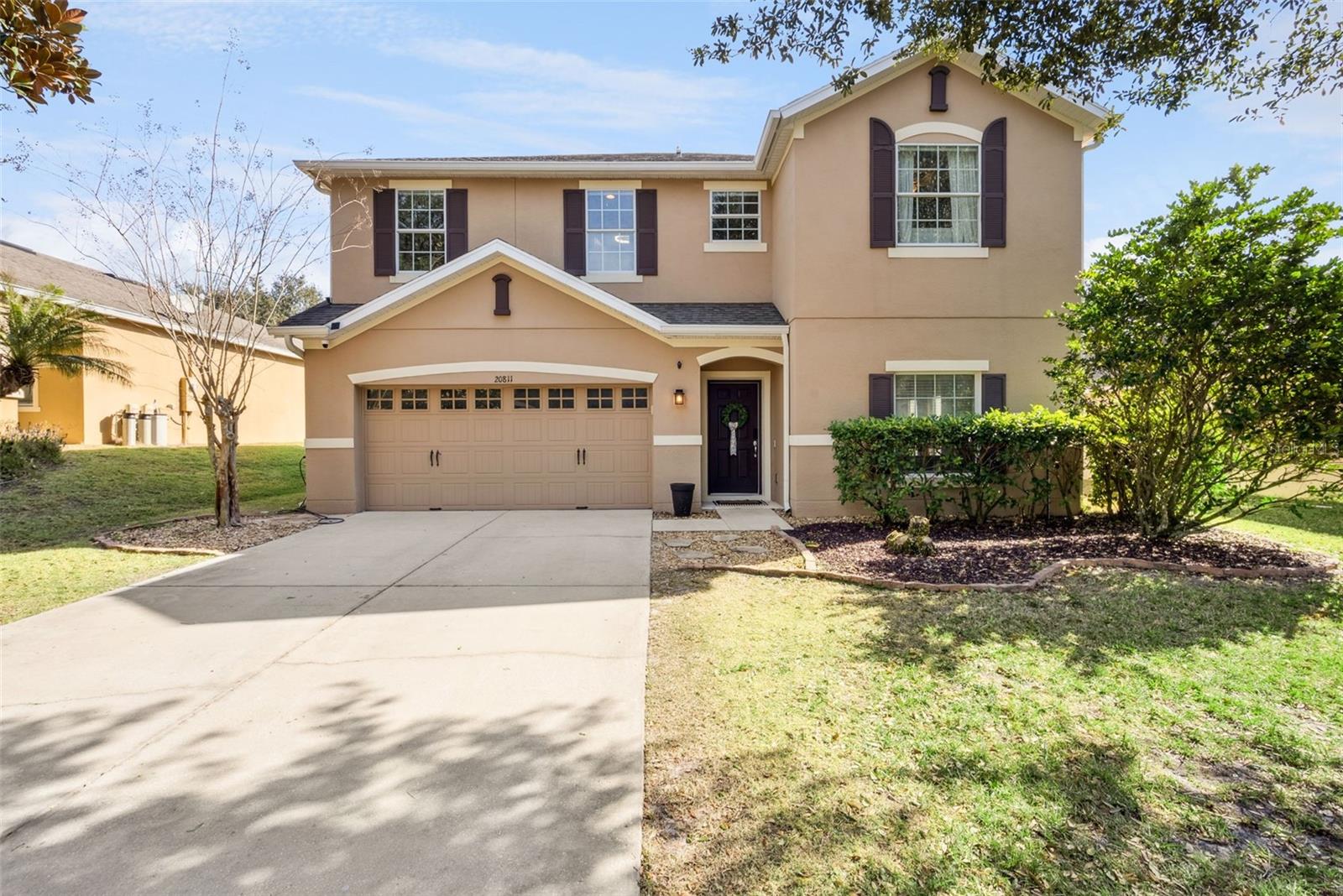 Single Family Residence in MOUNT DORA, FL - Daniel Dourado