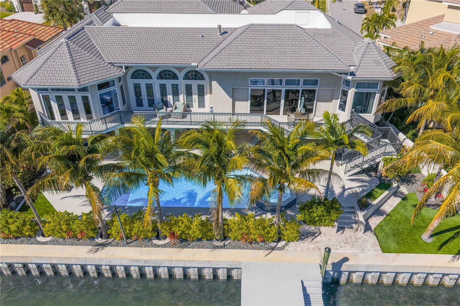 Single Family Residence em GULFPORT, FL - Daniel Dourado