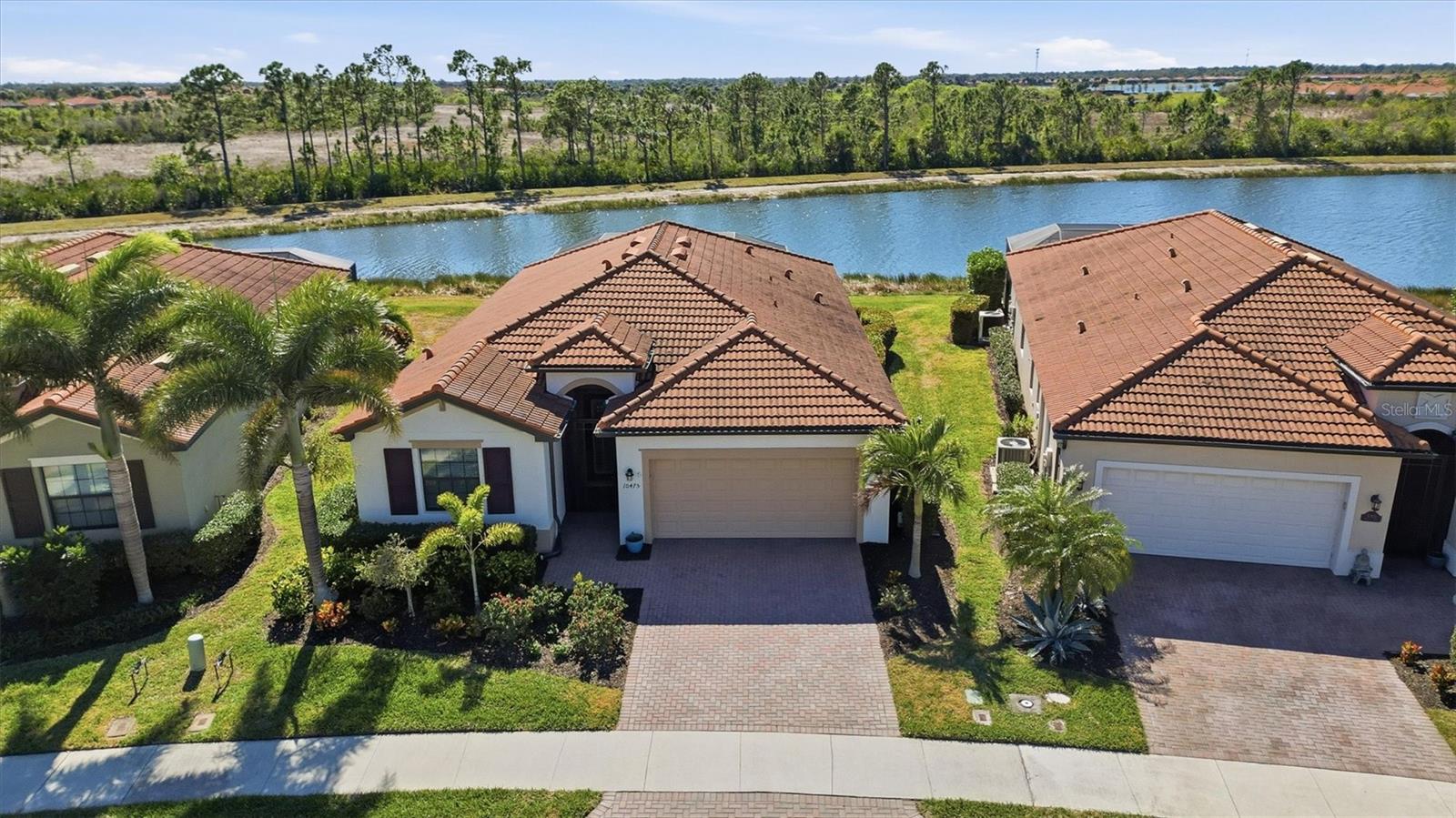 Single Family Residence in VENICE, FL - Daniel Dourado