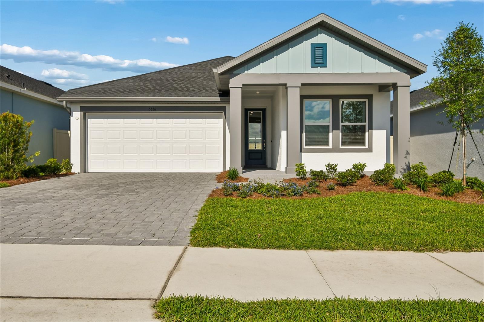 Single Family Residence in MOUNT DORA, FL - Daniel Dourado