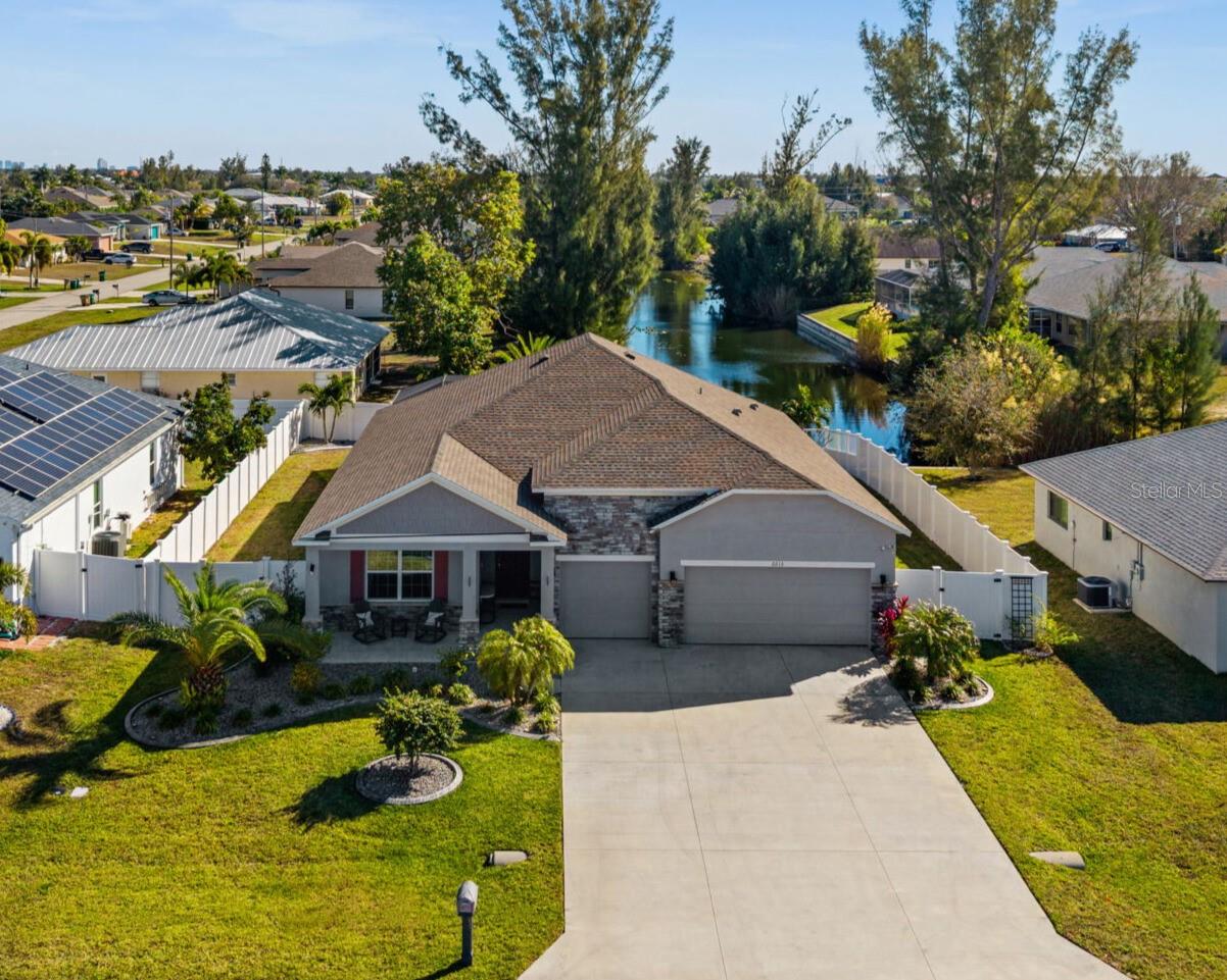 Single Family Residence em CAPE CORAL, FL - Daniel Dourado