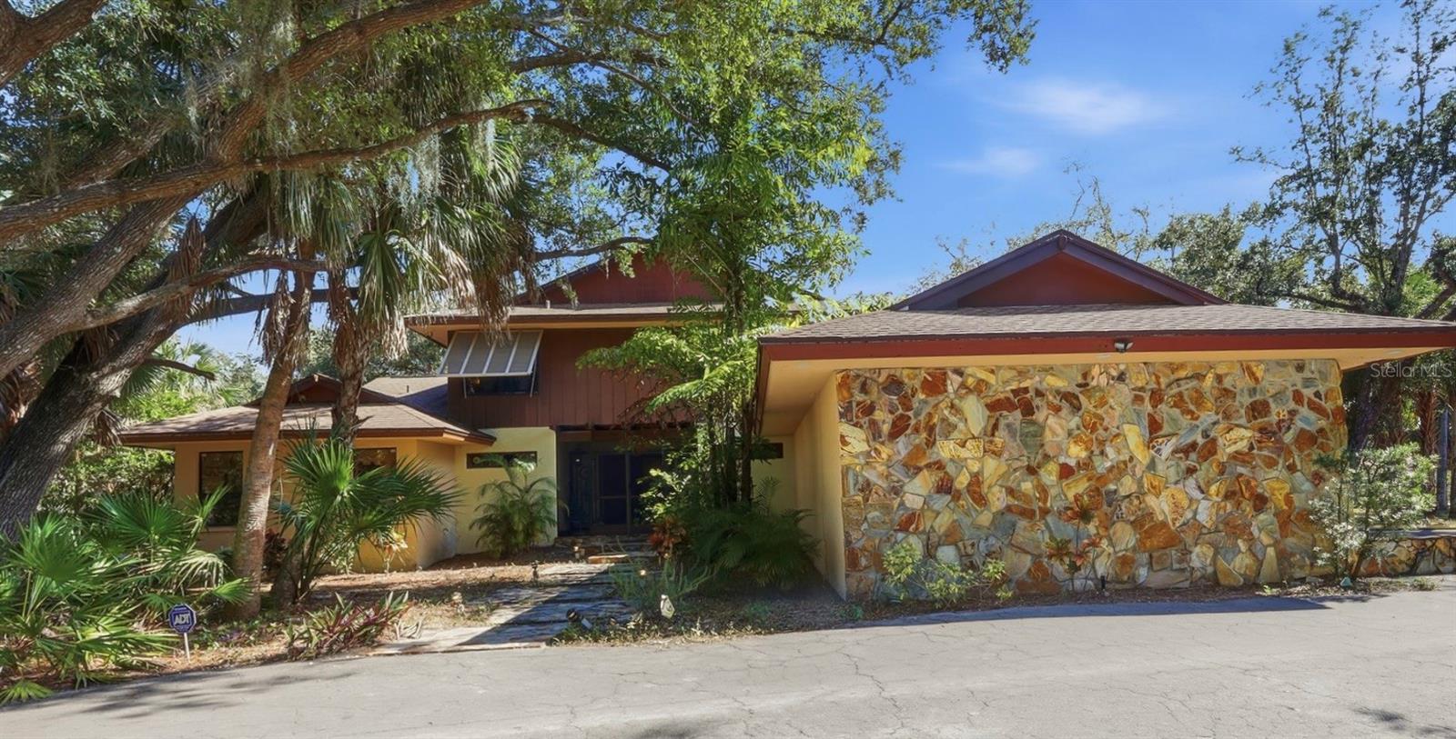 Single Family Residence in PORT CHARLOTTE, FL - Daniel Dourado