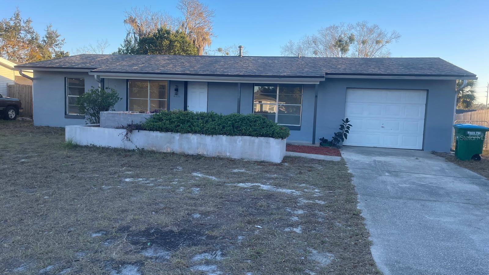 Single Family Residence in DELTONA, FL - Daniel Dourado