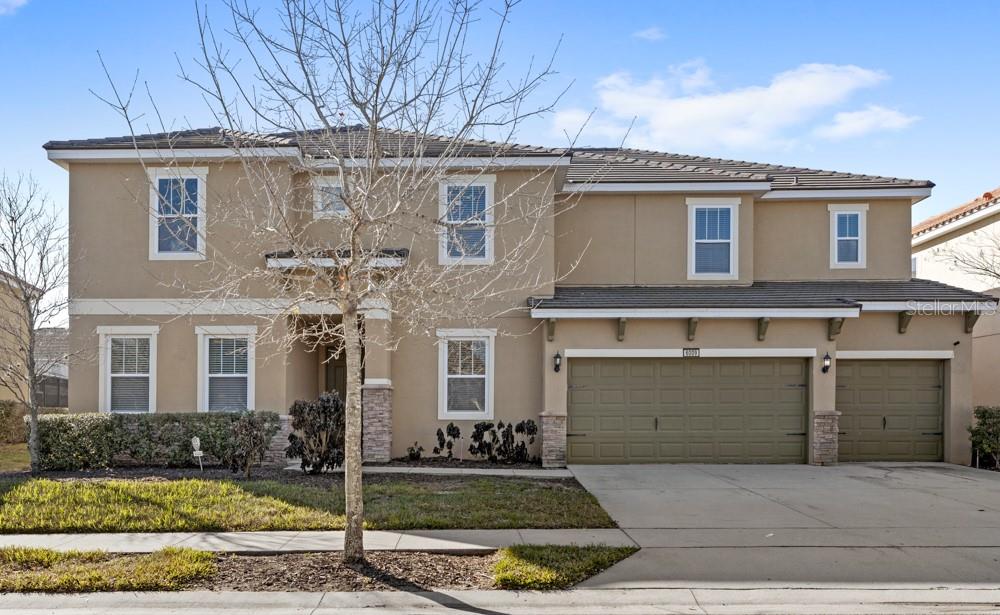 Single Family Residence in DAVENPORT, FL - Daniel Dourado