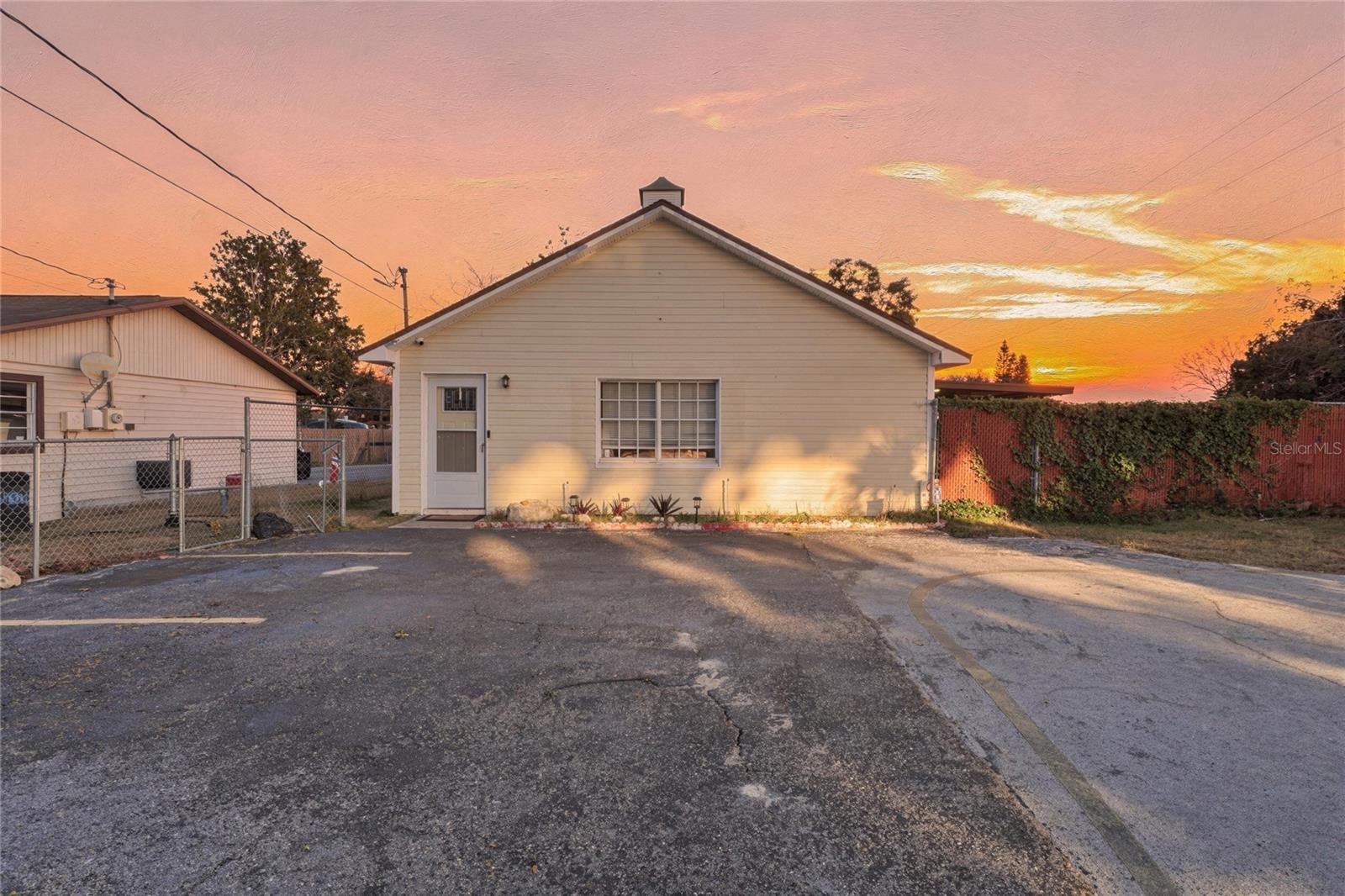 Single Family Residence in PORT RICHEY, FL - Daniel Dourado