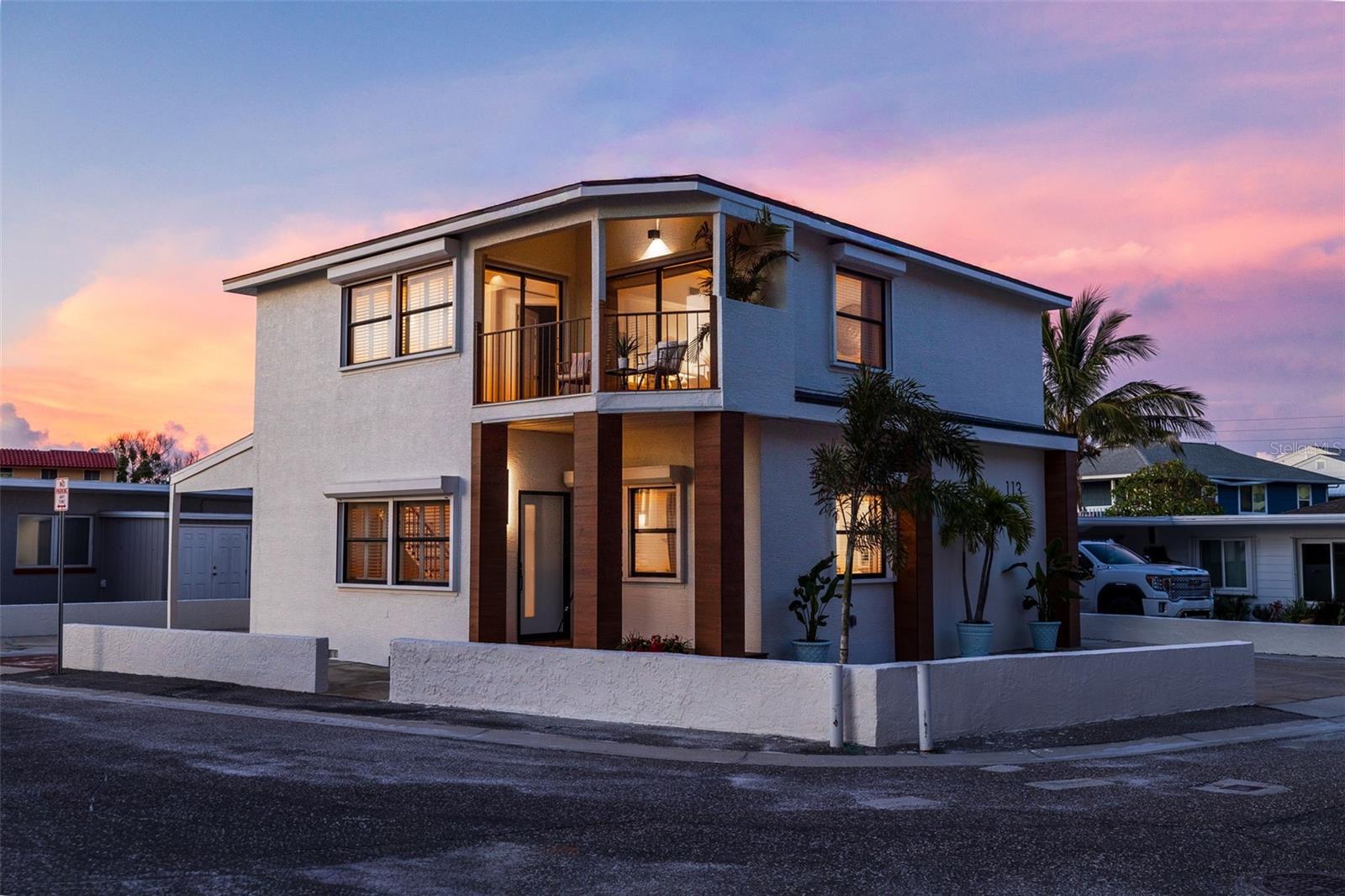 Single Family Residence em REDINGTON SHORES, FL - Daniel Dourado