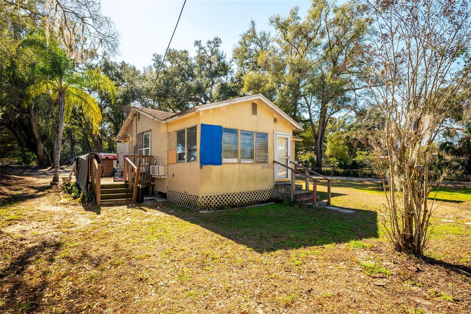 Single Family Residence em THONOTOSASSA, FL - Daniel Dourado