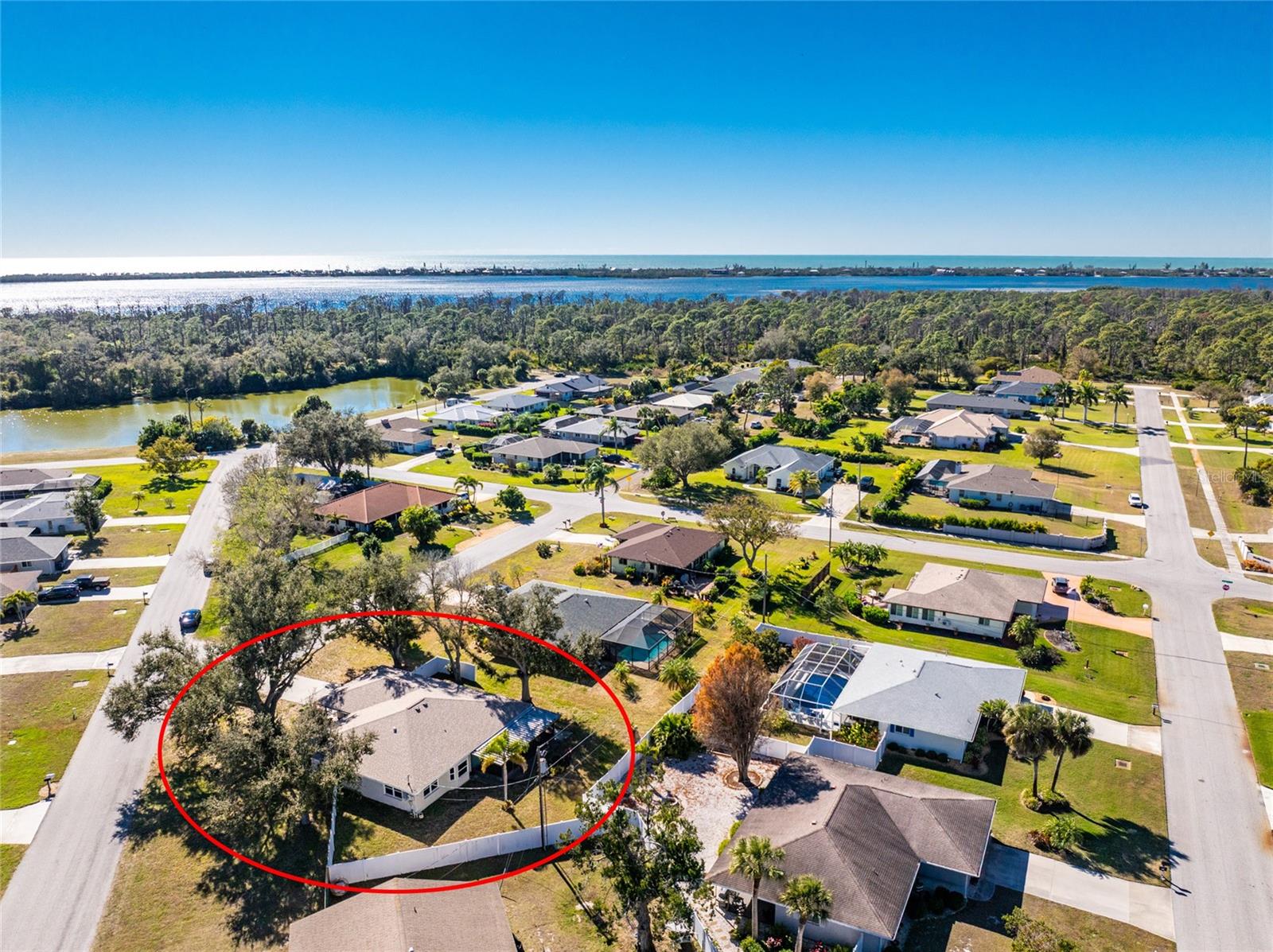 Single Family Residence in ENGLEWOOD, FL - Daniel Dourado