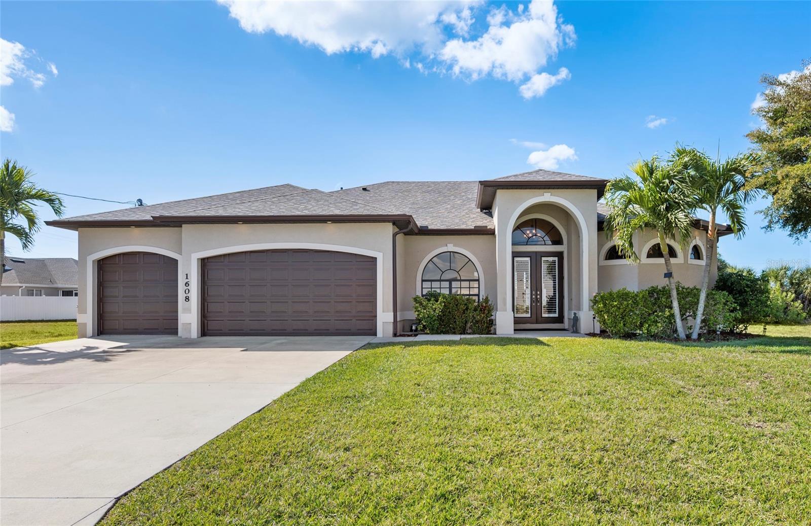 Single Family Residence em CAPE CORAL, FL - Daniel Dourado