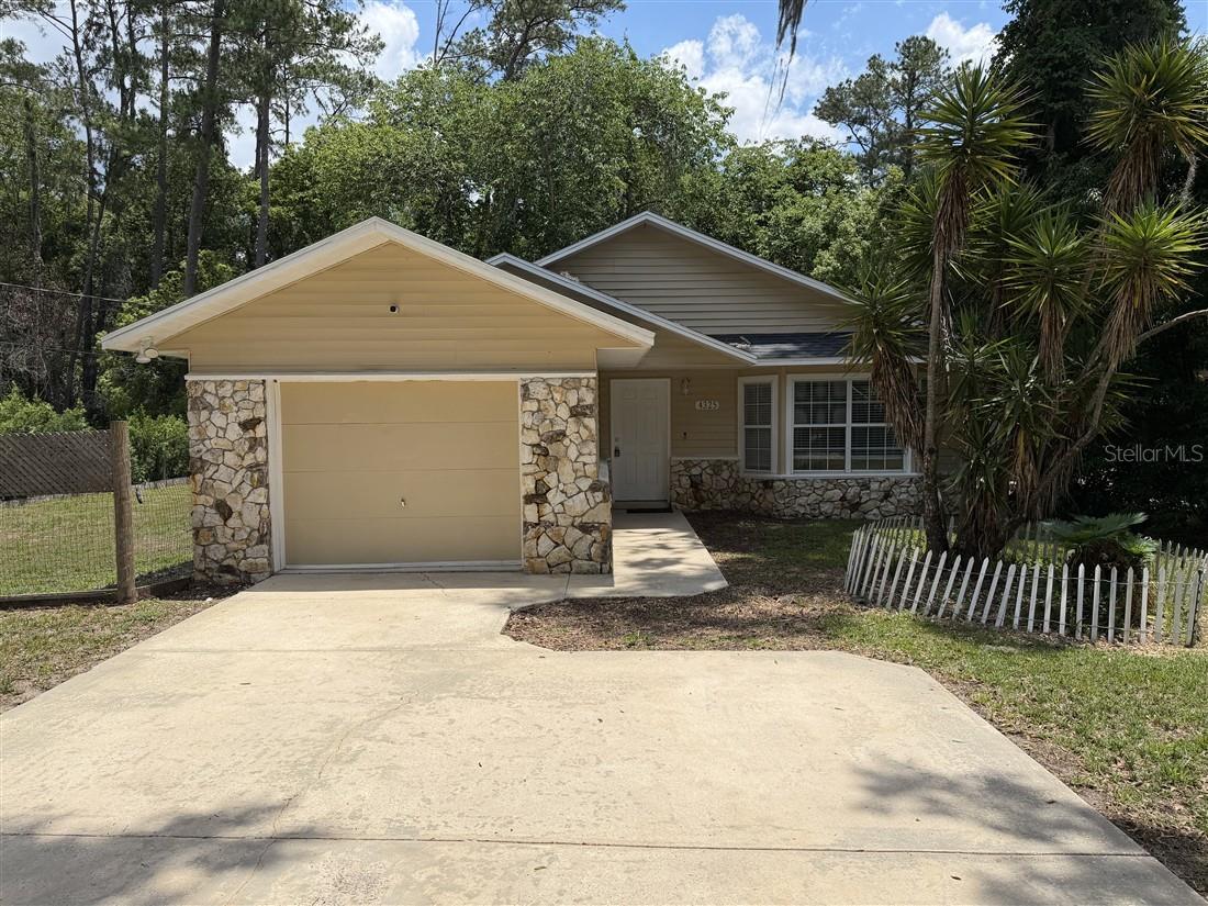 Single Family Residence in OCALA, FL - Daniel Dourado