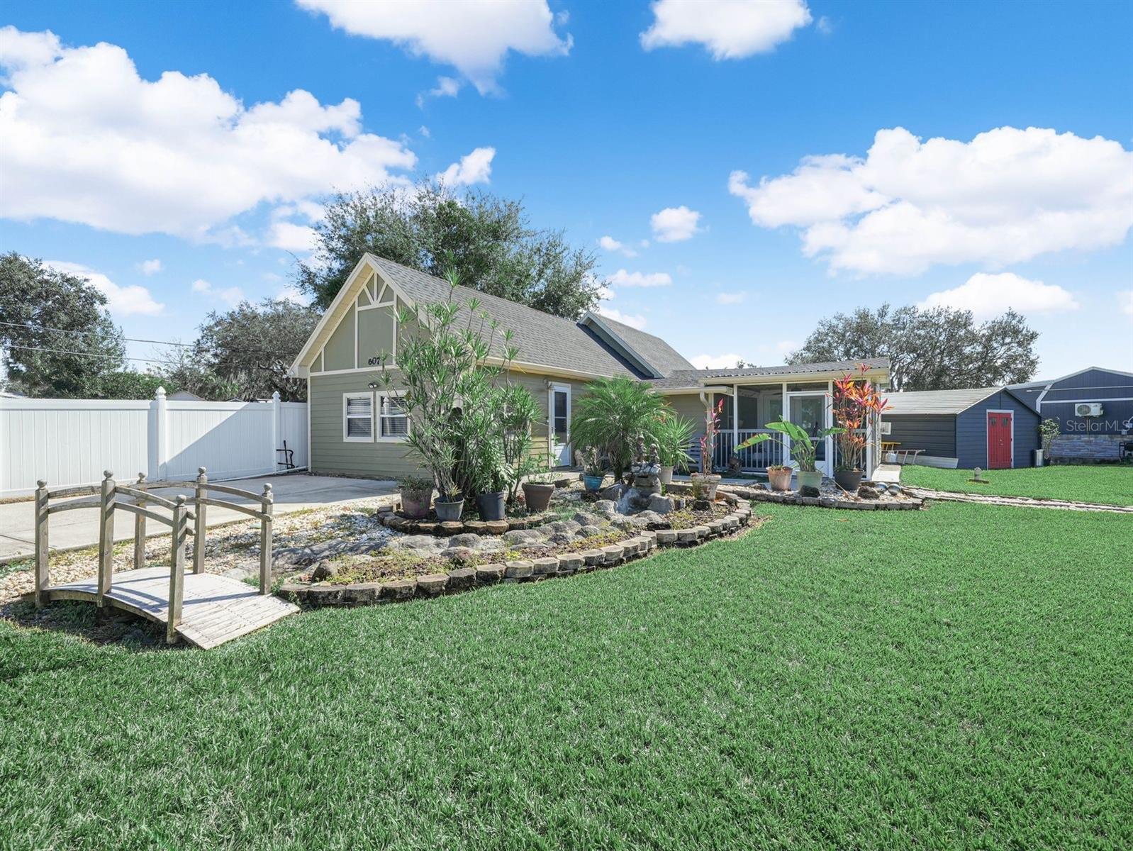 Single Family Residence in LAKE WALES, FL - Daniel Dourado