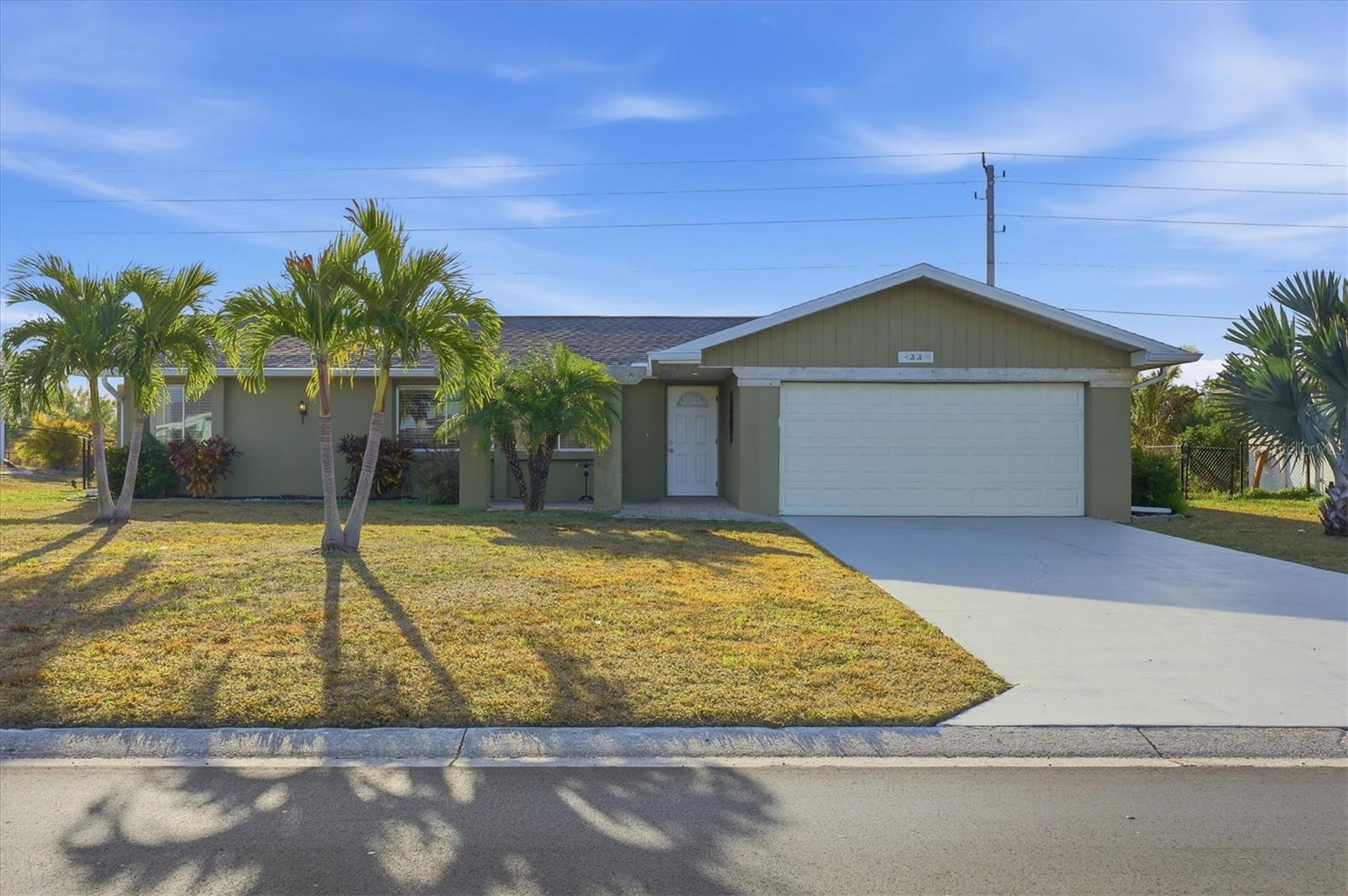 Single Family Residence in ROTONDA WEST, FL - Daniel Dourado
