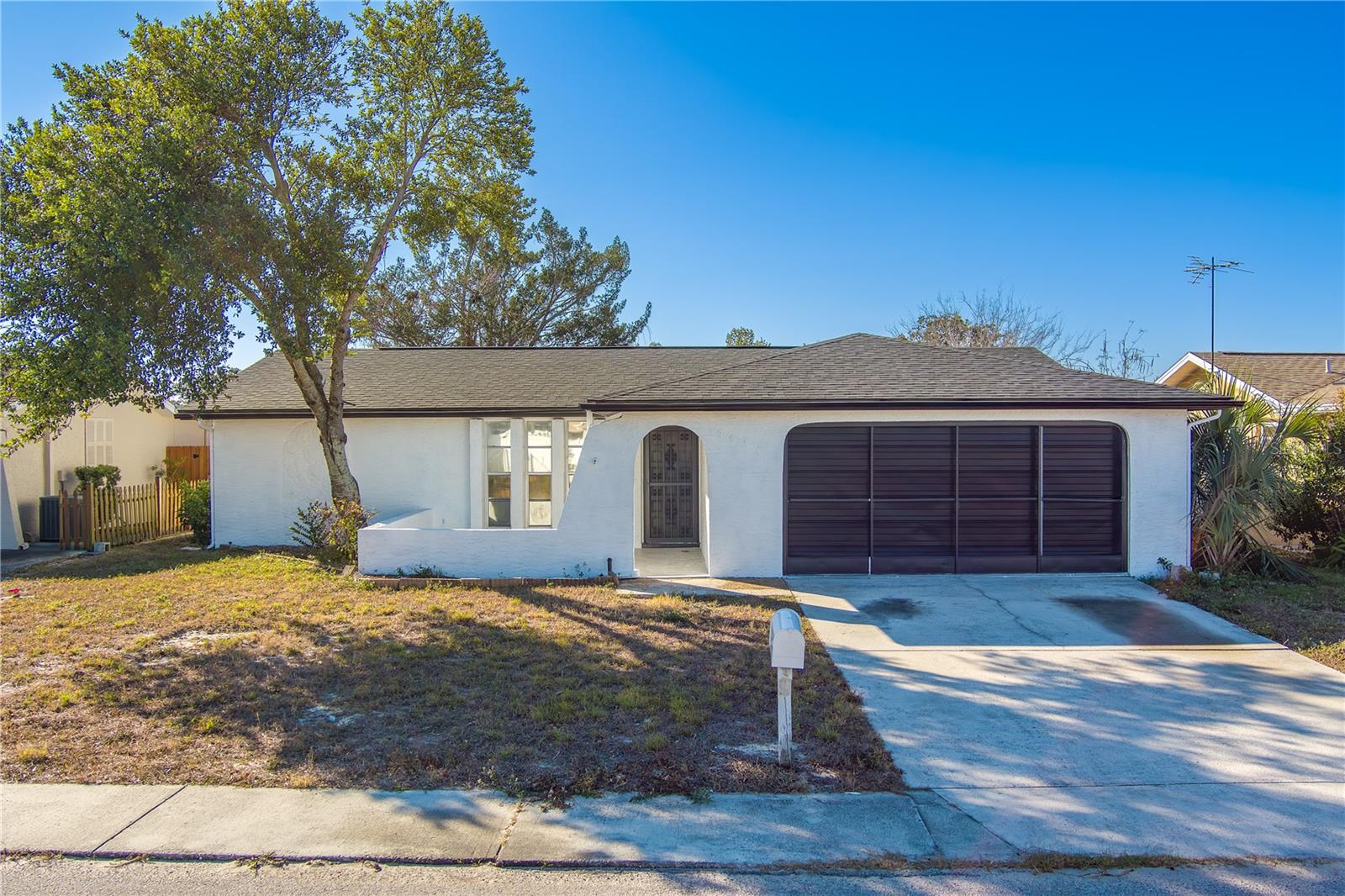 Single Family Residence in PORT RICHEY, FL - Daniel Dourado
