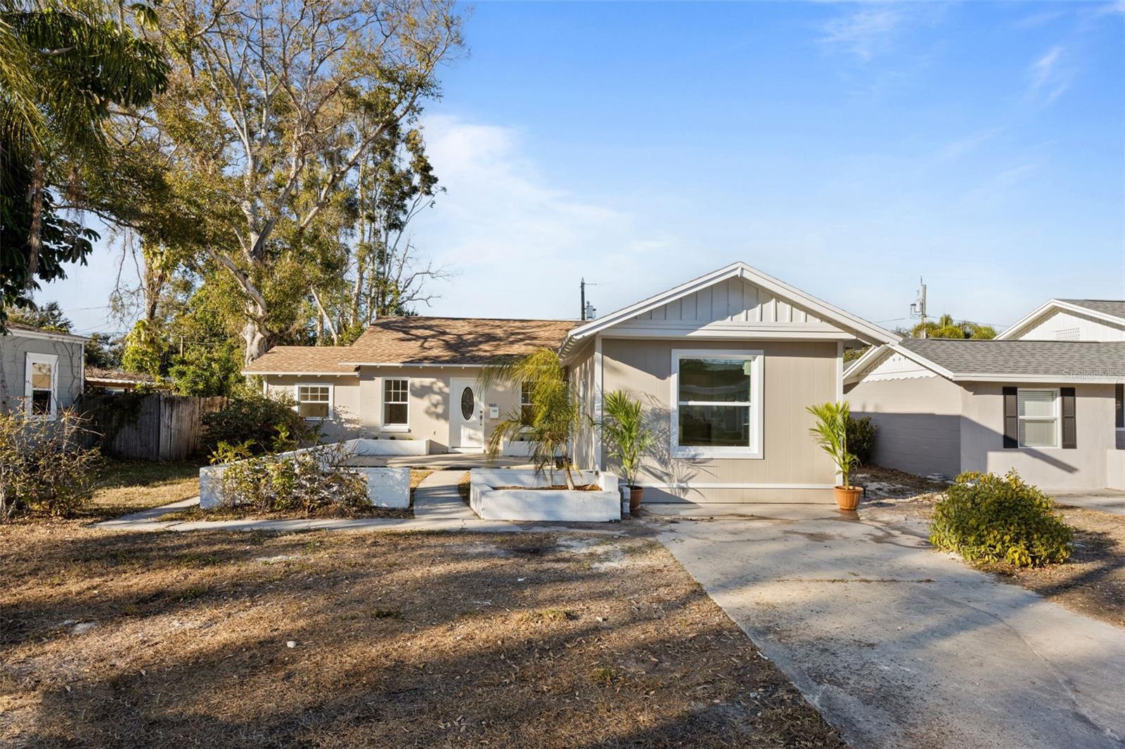 Single Family Residence em ST PETERSBURG, FL - Daniel Dourado