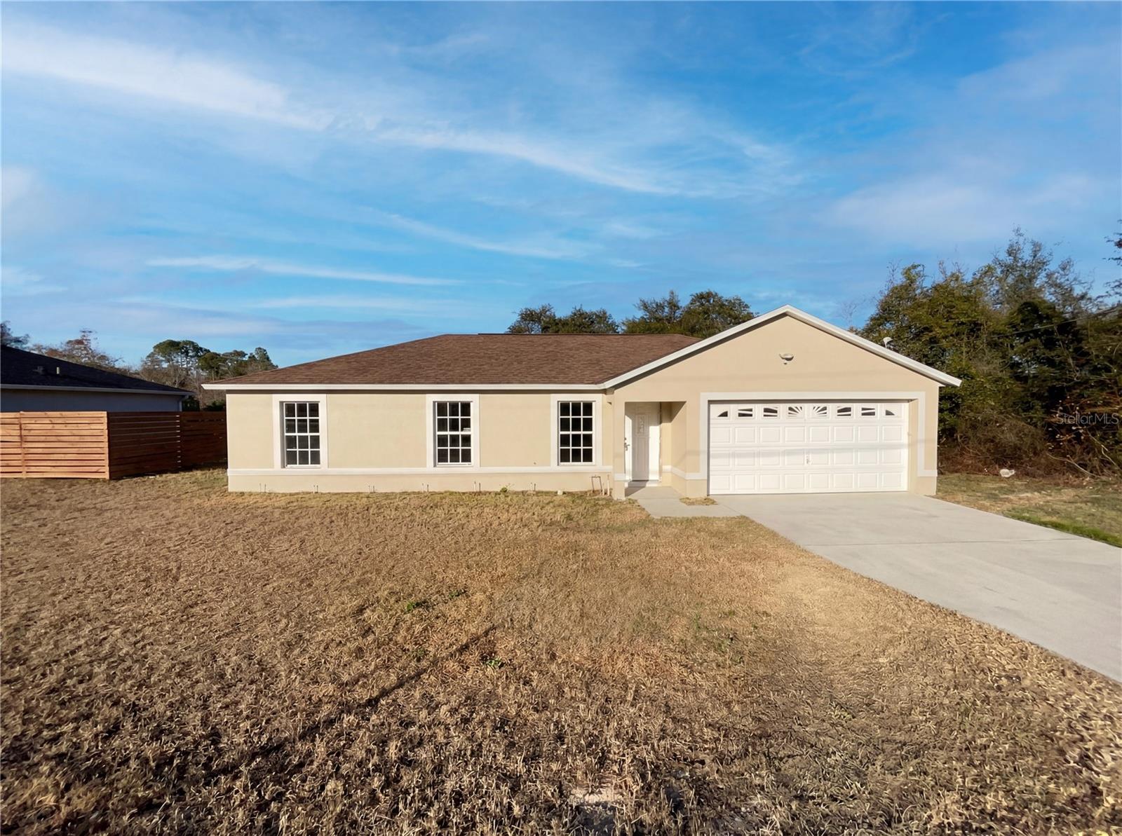 Single Family Residence in DELTONA, FL - Daniel Dourado