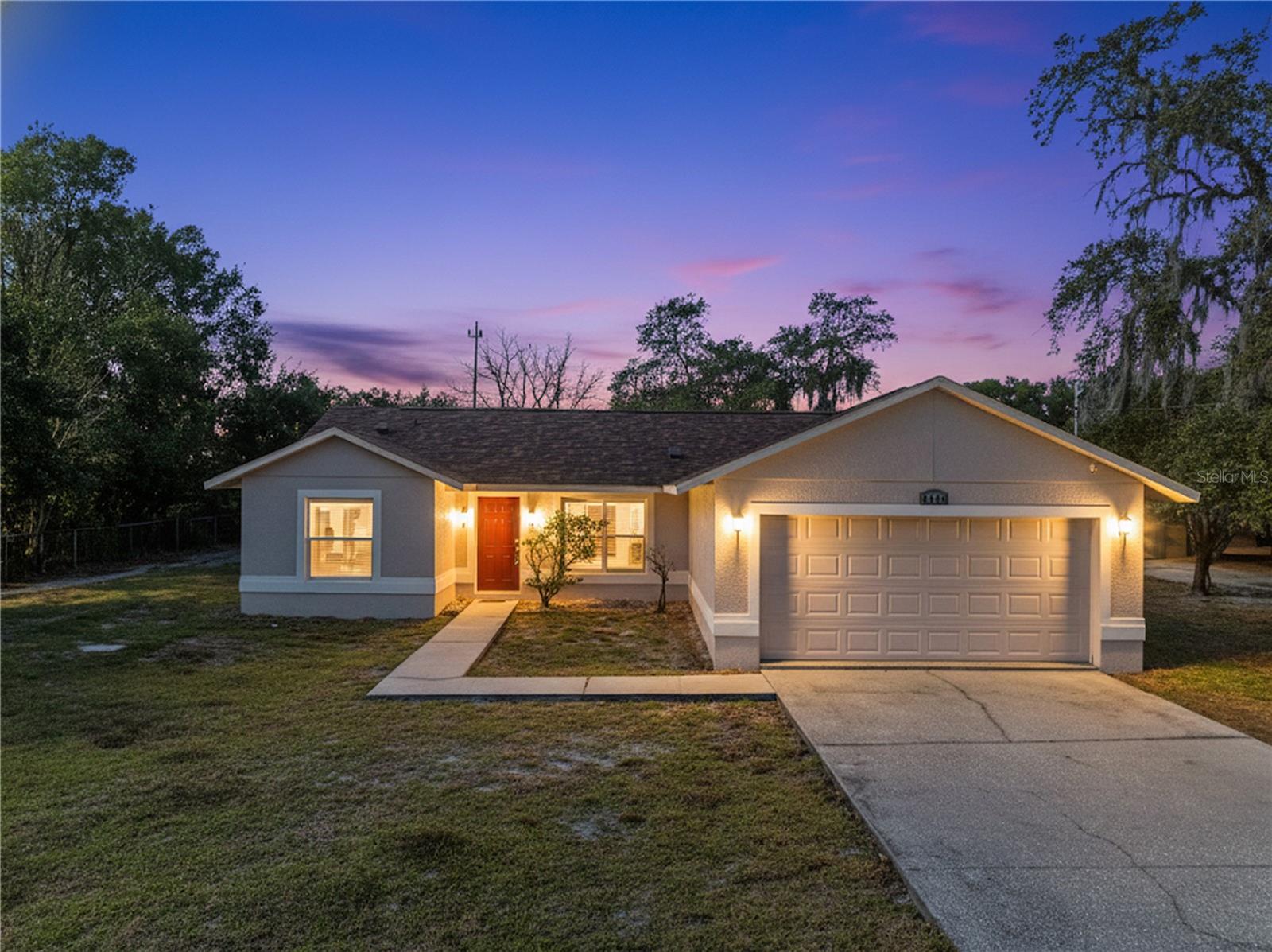 Single Family Residence in OVIEDO, FL - Daniel Dourado