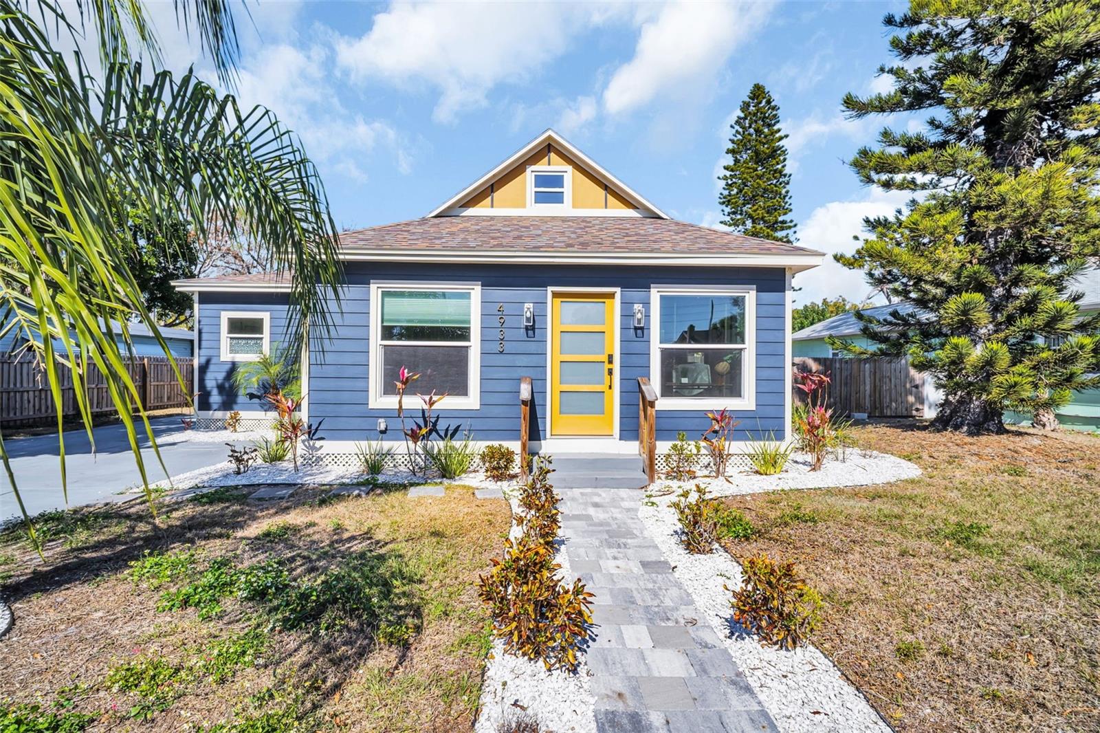 Single Family Residence em GULFPORT, FL - Daniel Dourado