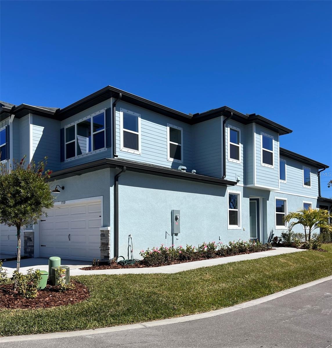 Townhouse in SEMINOLE, FL - Daniel Dourado
