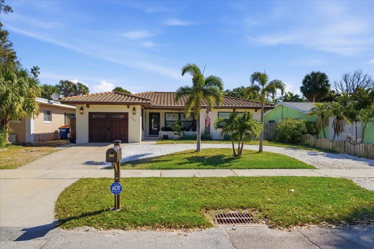 Single Family Residence em CLEARWATER BEACH, FL - Daniel Dourado