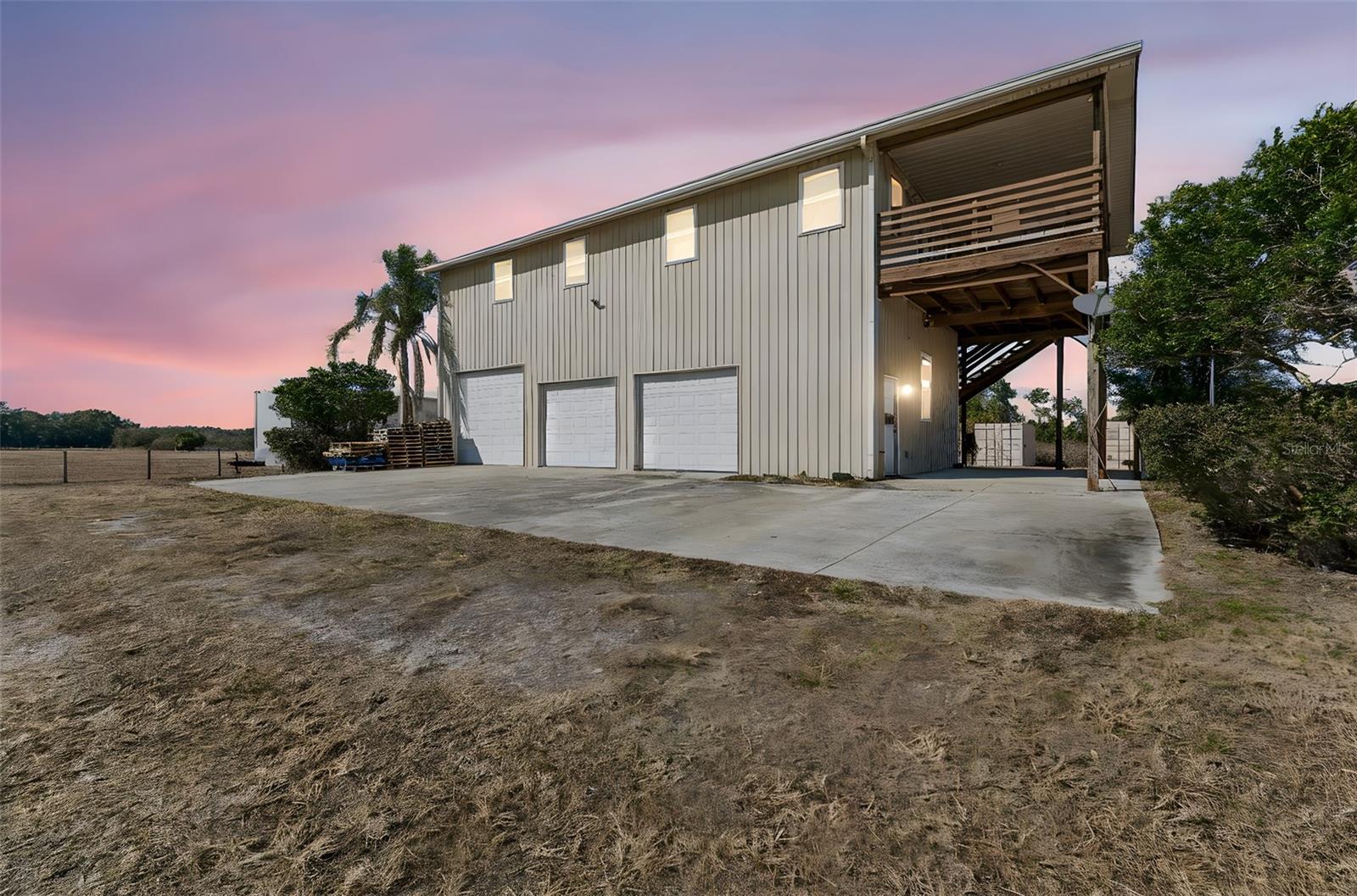 Single Family Residence in PLANT CITY, FL - Daniel Dourado