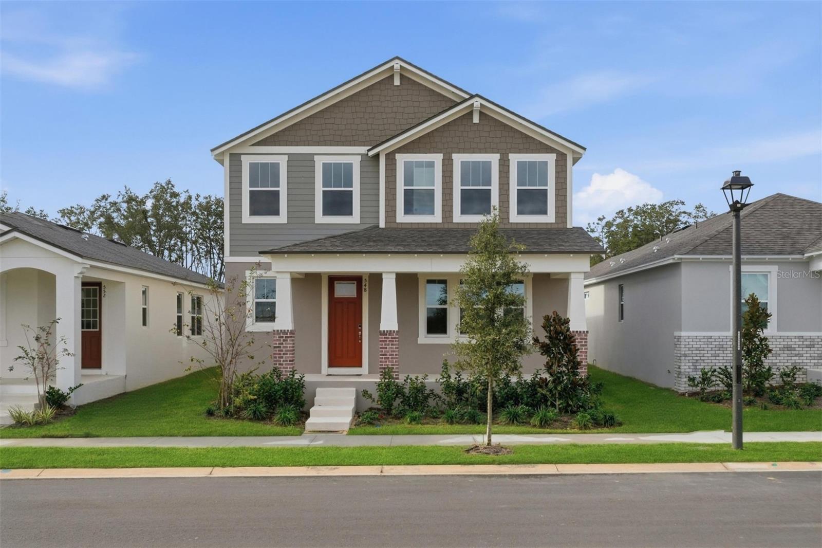 Single Family Residence in GROVELAND, FL - Daniel Dourado