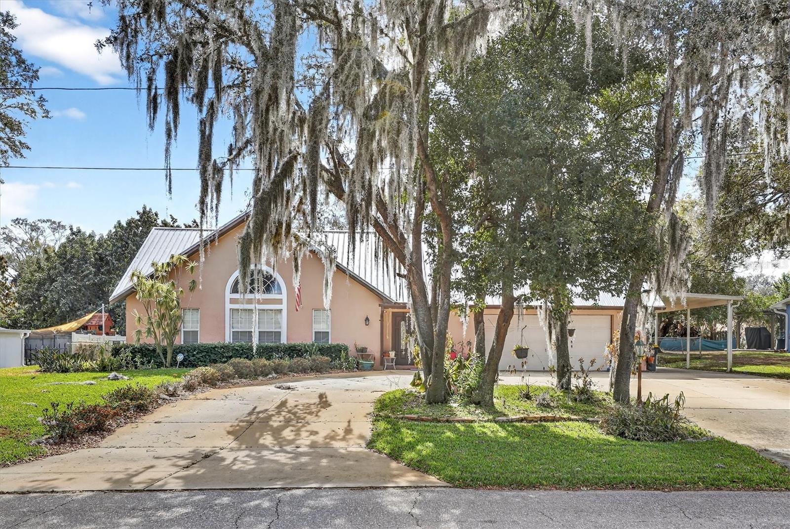 Single Family Residence em AVON PARK, FL - Daniel Dourado