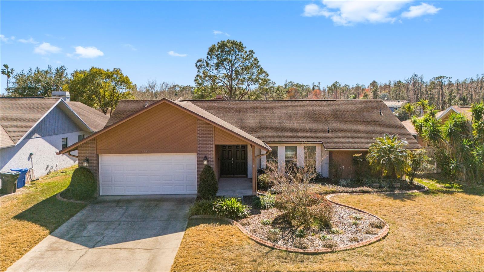 Single Family Residence in VALRICO, FL - Daniel Dourado