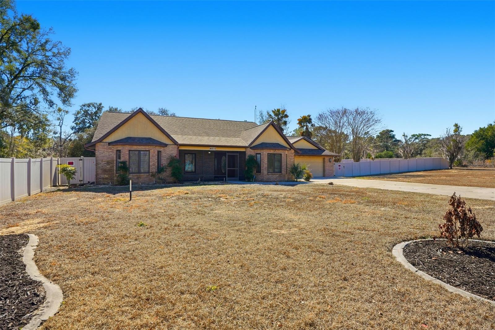 Single Family Residence em LECANTO, FL - Daniel Dourado