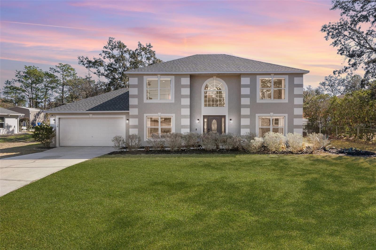 Single Family Residence em WEEKI WACHEE, FL - Daniel Dourado