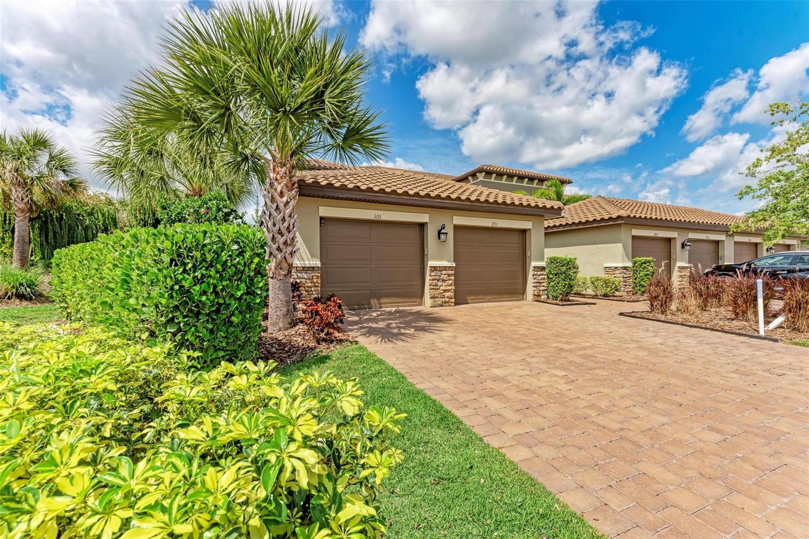 Condominium in BRADENTON, FL - Daniel Dourado