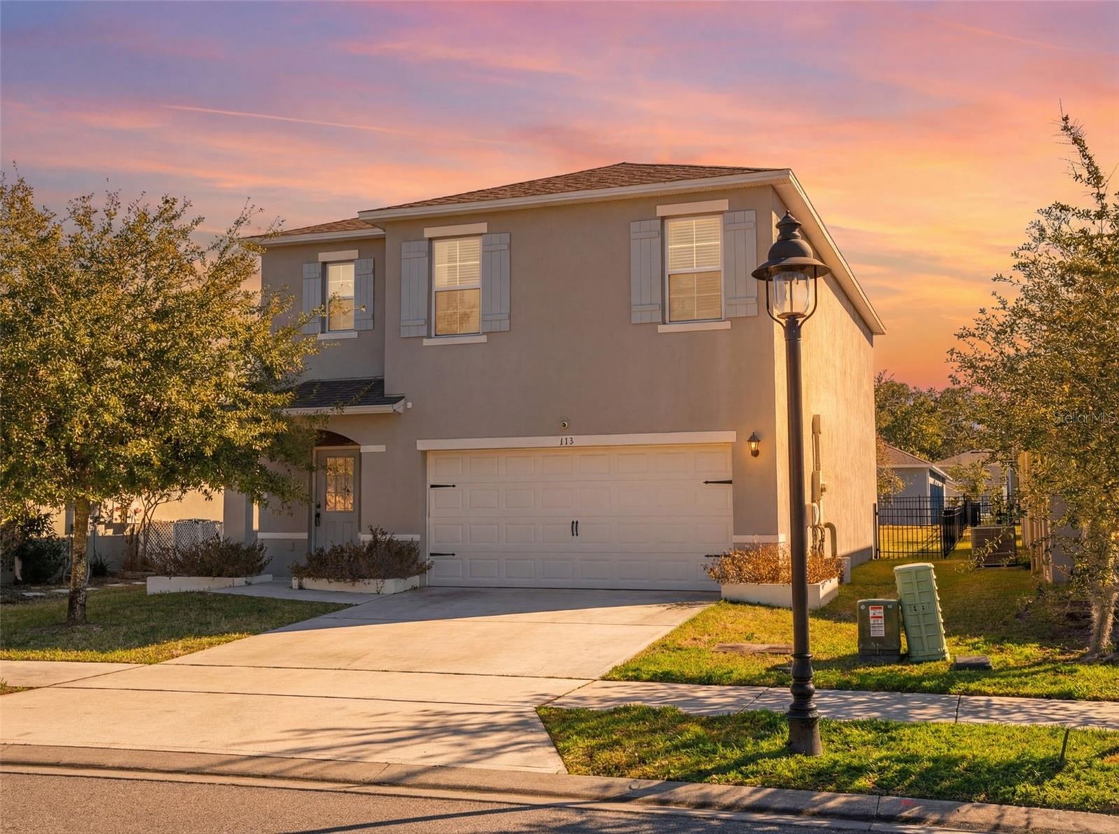 Single Family Residence in DELAND, FL - Daniel Dourado