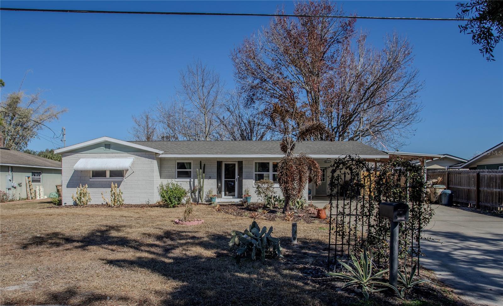 Single Family Residence in TAVARES, FL - Daniel Dourado