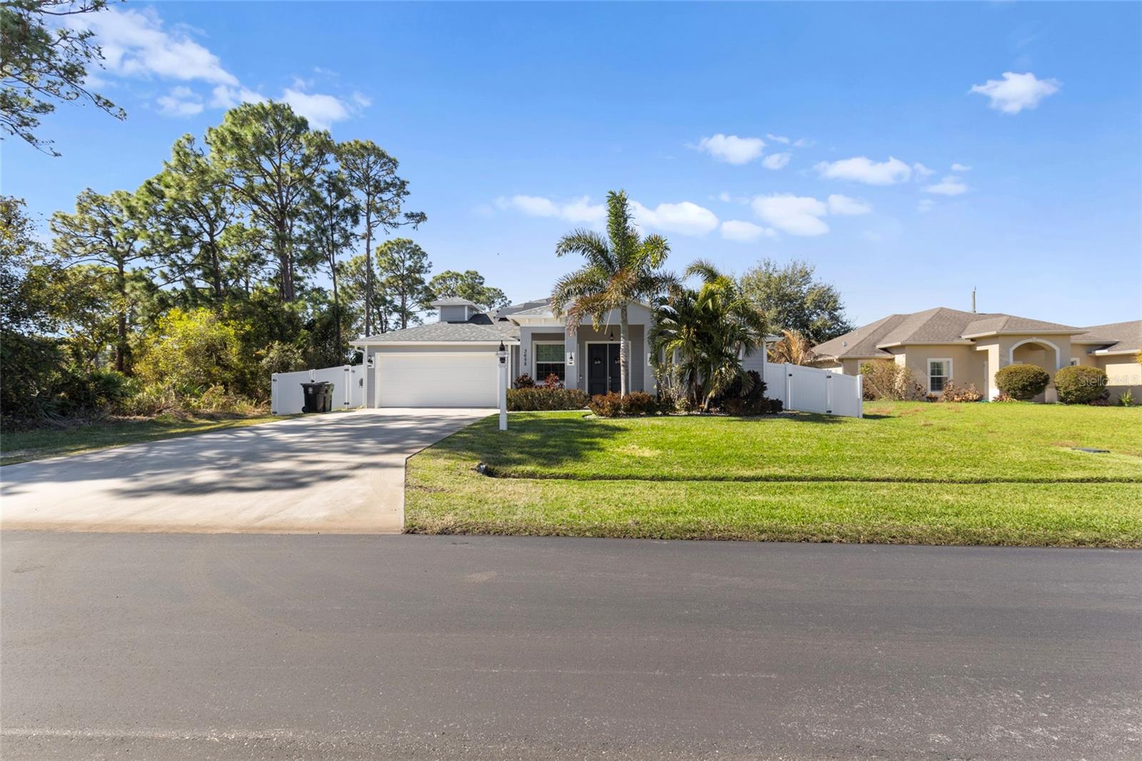 Single Family Residence em PORT ST LUCIE, FL - Daniel Dourado