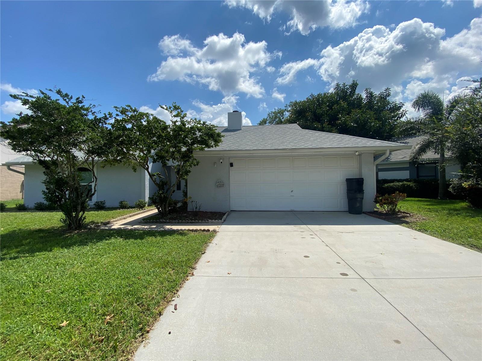 Single Family Residence in OVIEDO, FL - Daniel Dourado